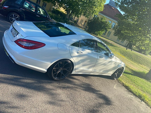Mercedes-Benz CLS350 9 of 9