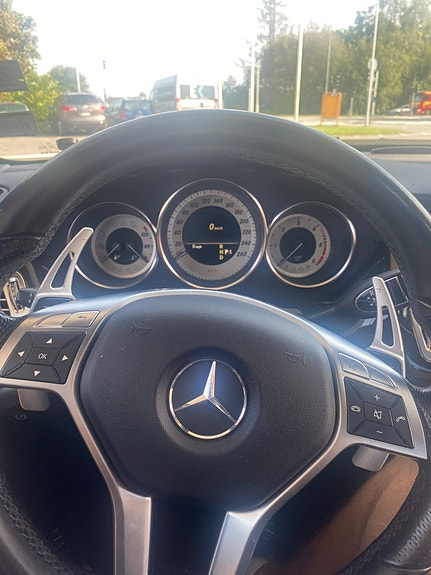 Mercedes-Benz CLS350 3 of 9