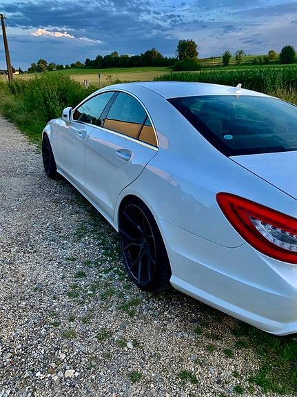 Mercedes-Benz CLS350 6 of 9