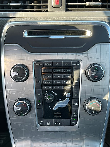 Volvo XC70 8 of 11