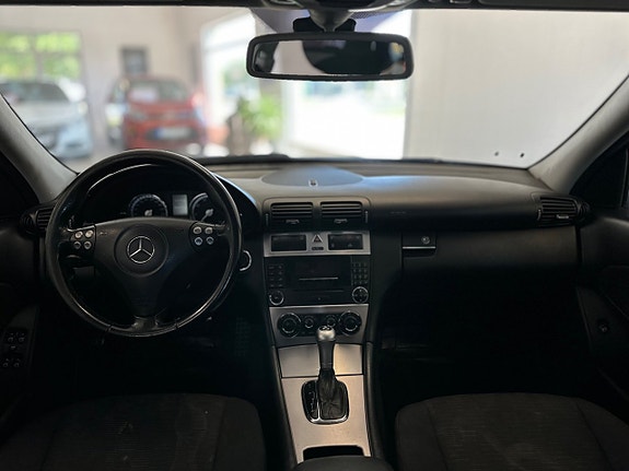 Mercedes-Benz C180 16 of 21