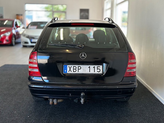 Mercedes-Benz C180 3 of 21