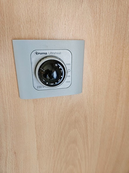 Adria 502 "långbäddar " solcell 4 of 10