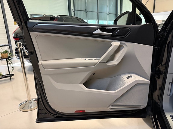 Volkswagen Tiguan 13 of 18