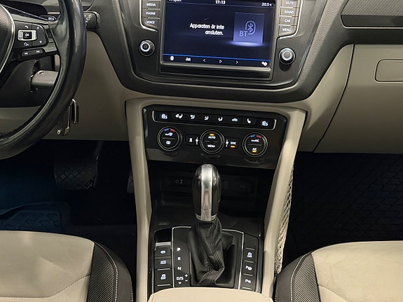 Volkswagen Tiguan 14 of 18