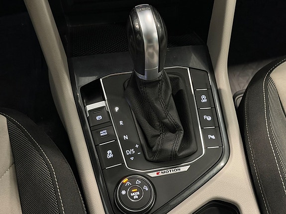 Volkswagen Tiguan 16 of 18