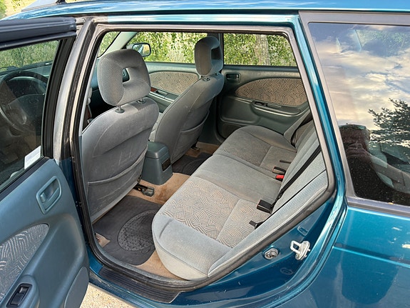 Toyota Avensis 6 of 6
