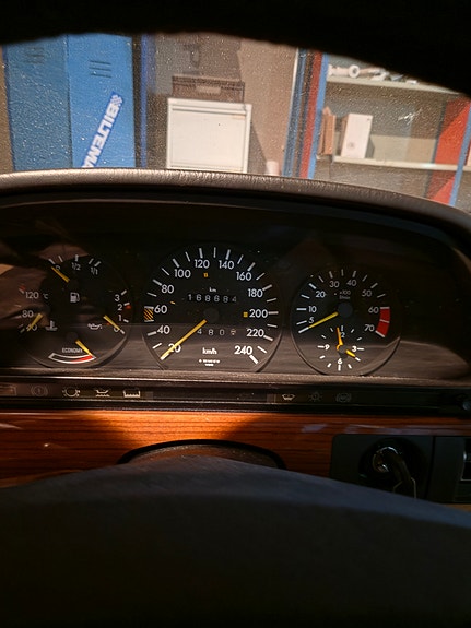 Mercedes-Benz 420 SE 3 of 3