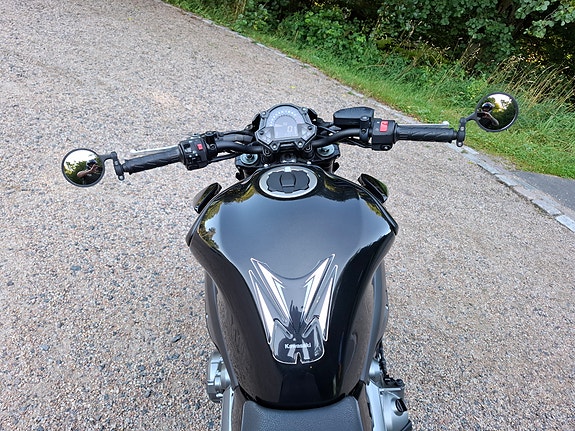 Kawasaki Z900 6 of 7