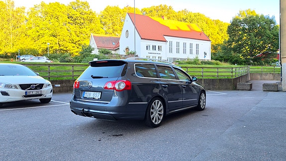 Volkswagen Passat 4 of 9