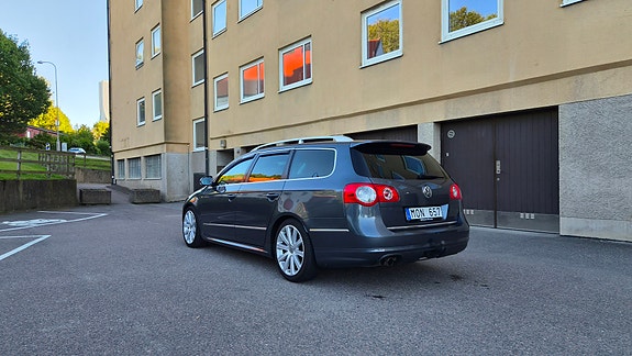 Volkswagen Passat 3 of 9