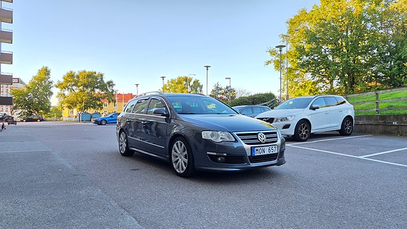 Volkswagen Passat 2 of 9