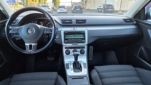 Volkswagen Passat 7 of 9