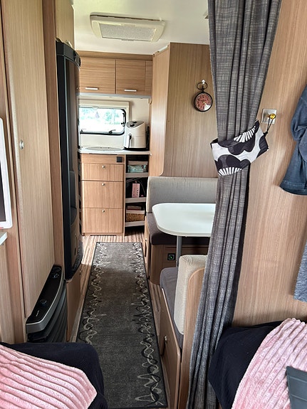 Adria Aviva 4 of 6
