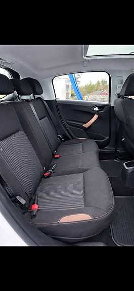 Peugeot 208 6 of 7