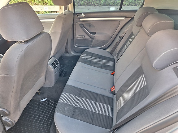 Volkswagen Golf V 7 of 15