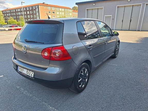 Volkswagen Golf V 3 of 15