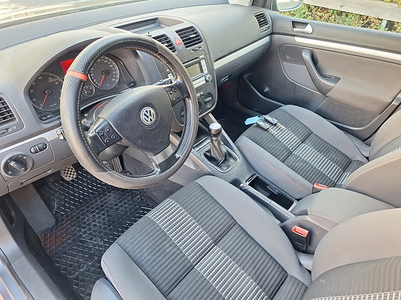 Volkswagen Golf V 8 of 15