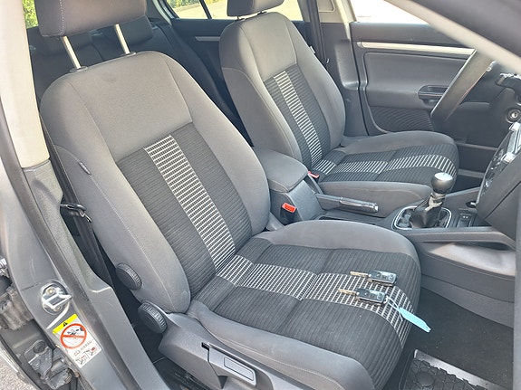 Volkswagen Golf V 12 of 15