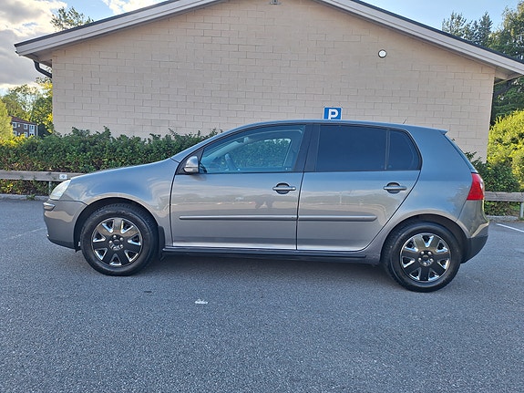 Volkswagen Golf V 5 of 15