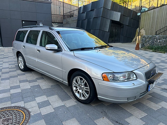 Volvo V70 5 of 7