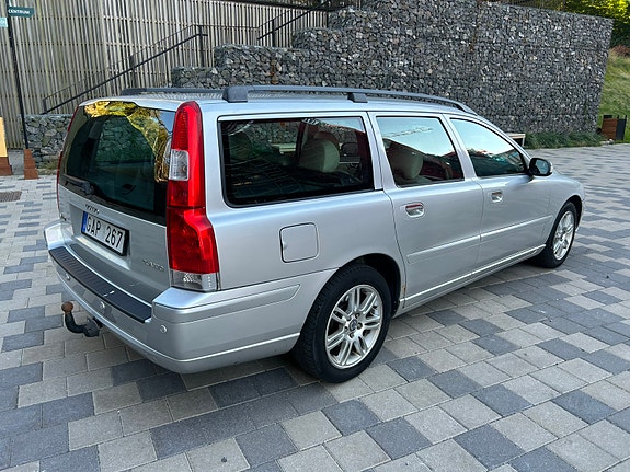 Volvo V70 4 of 7