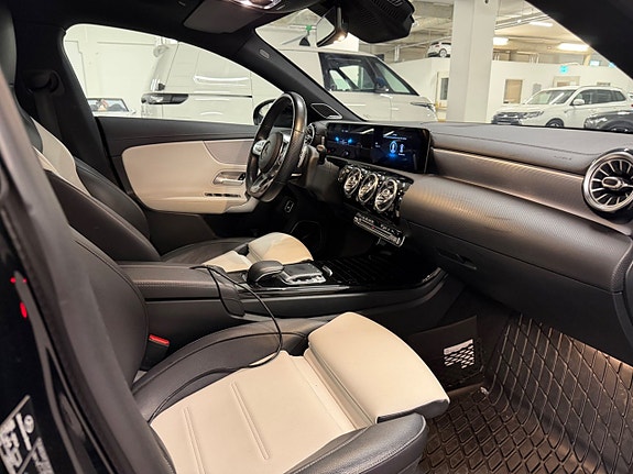 Mercedes-Benz CLA220 17 of 24