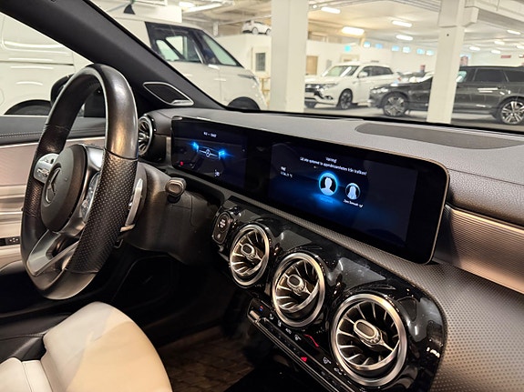 Mercedes-Benz CLA220 18 of 24