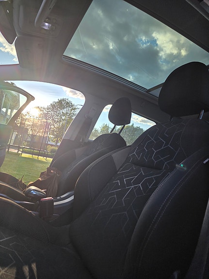 Peugeot 2008 3 of 6