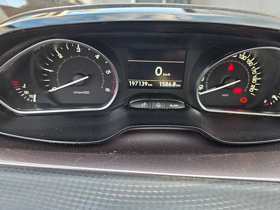 Peugeot 2008 5 of 6