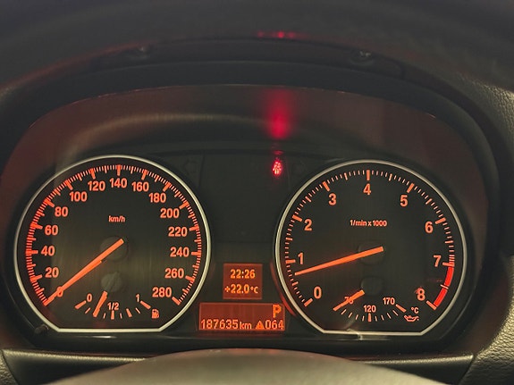 BMW 135i 22 of 28
