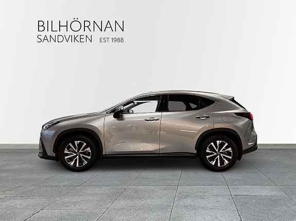 Lexus NX450h+ 3 of 13