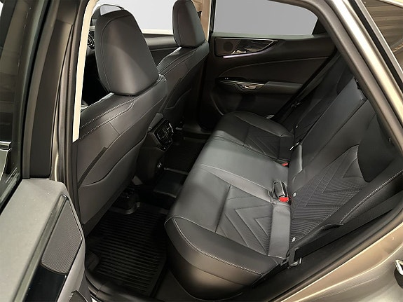 Lexus NX450h+ 7 of 13
