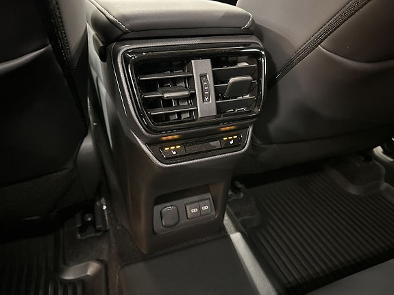Lexus NX450h+ 12 of 13