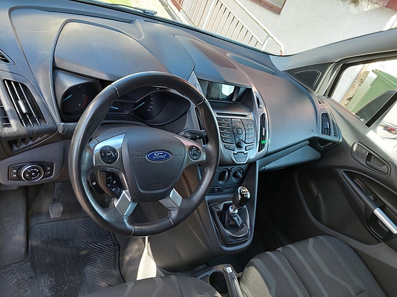 Ford Transit Connect 3 of 5