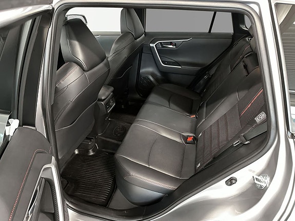 Toyota RAV4 15 of 27