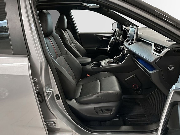 Toyota RAV4 14 of 27