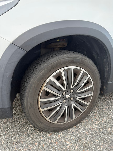 Peugeot 2008 9 of 19