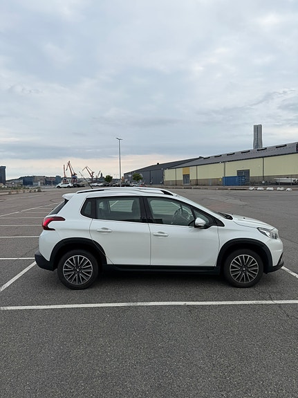 Peugeot 2008 8 of 19