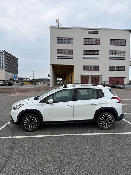 Peugeot 2008 4 of 19