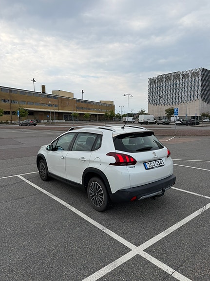 Peugeot 2008 5 of 19
