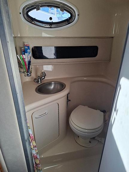 Sea Ray 270 Sundancer, motor bytt 2010 insprutning 10 of 10