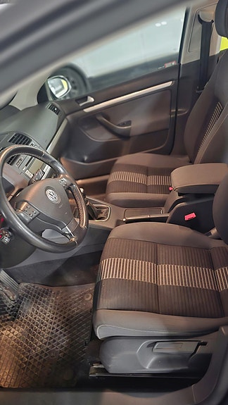 Volkswagen Golf V 3 of 8