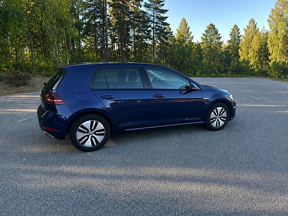 Volkswagen Golf VII 11 of 30