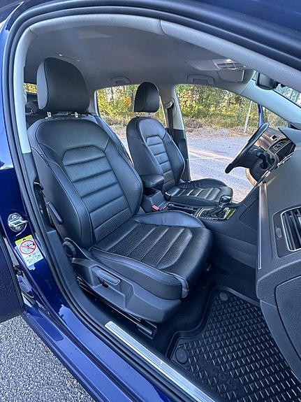 Volkswagen Golf VII 24 of 30
