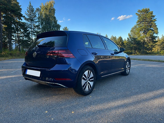 Volkswagen Golf VII 8 of 30