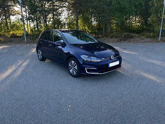 Volkswagen Golf VII 12 of 30
