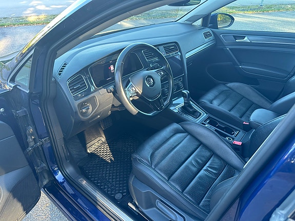 Volkswagen Golf VII 15 of 30