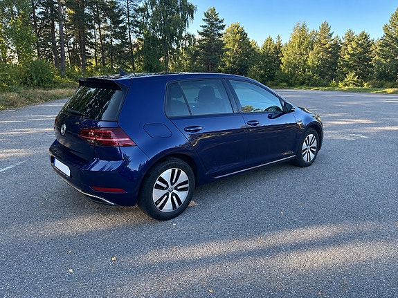 Volkswagen Golf VII 10 of 30