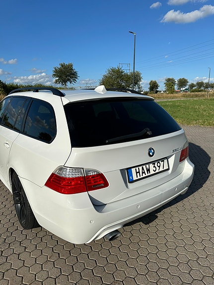 BMW 520d 3 of 30